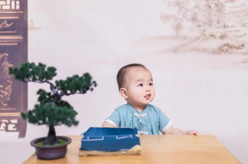 惠州宝宝吐黄水是怎么回事 惠州宝宝吐黄水是怎么回事